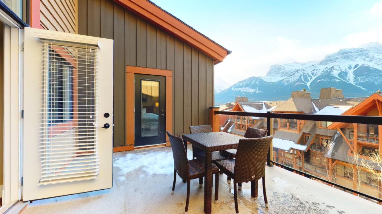 Hotel Spectacular Penthouse With Amazing Views, Indoor Pool And Hot Tub à Canmore Extérieur photo