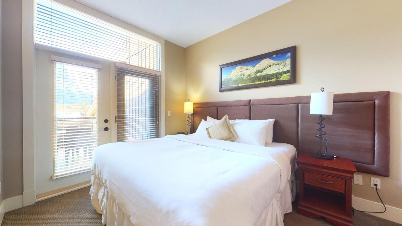 Hotel Spectacular Penthouse With Amazing Views, Indoor Pool And Hot Tub à Canmore Extérieur photo