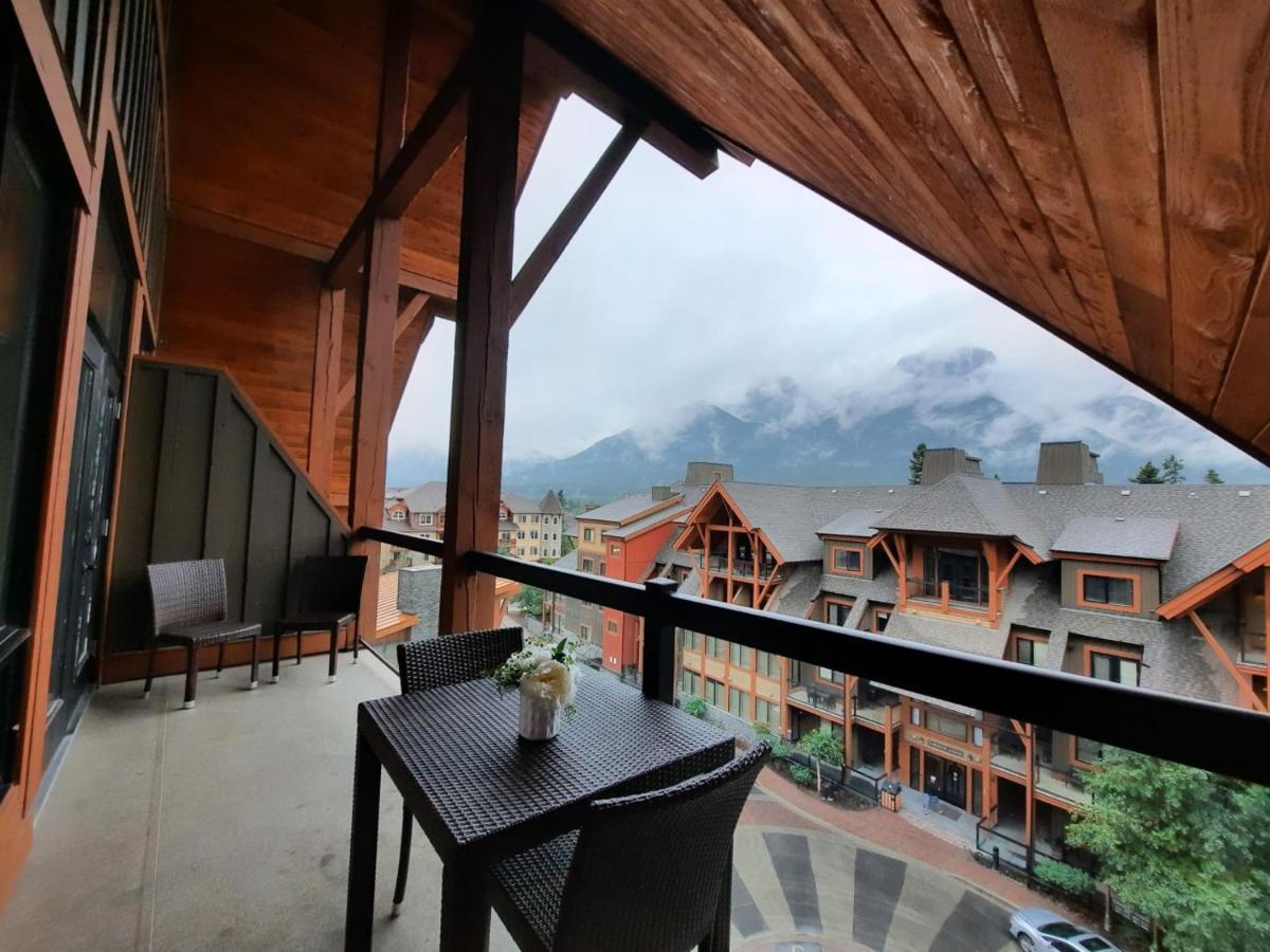 Hotel Spectacular Penthouse With Amazing Views, Indoor Pool And Hot Tub à Canmore Extérieur photo
