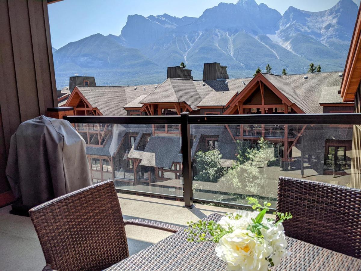 Hotel Spectacular Penthouse With Amazing Views, Indoor Pool And Hot Tub à Canmore Extérieur photo