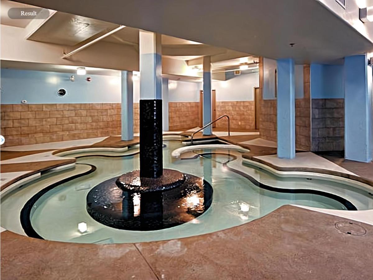 Hotel Spectacular Penthouse With Amazing Views, Indoor Pool And Hot Tub à Canmore Extérieur photo